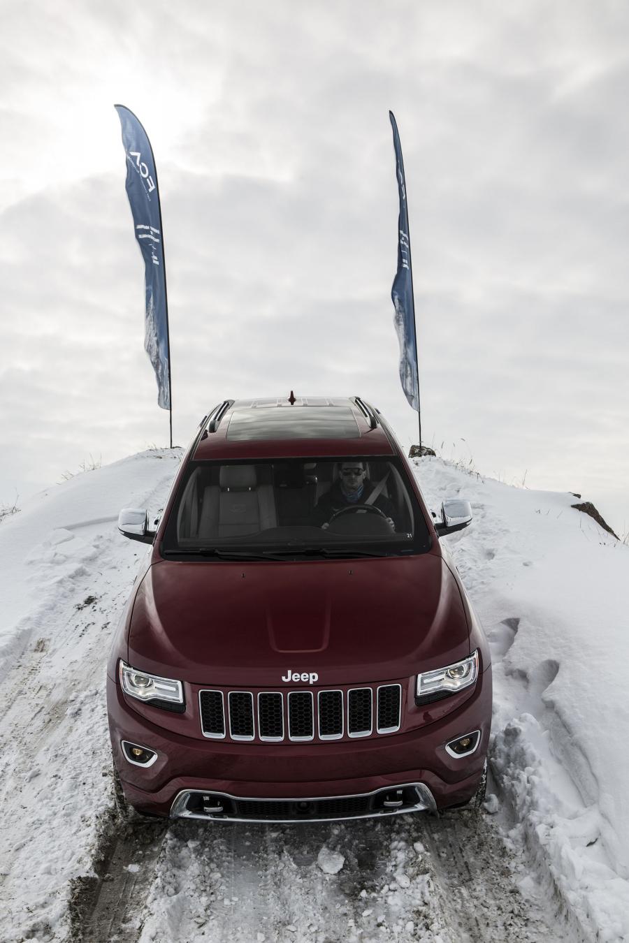 Jeep Grand Cherokee Overland 2013 года  (фото 17 из 20)